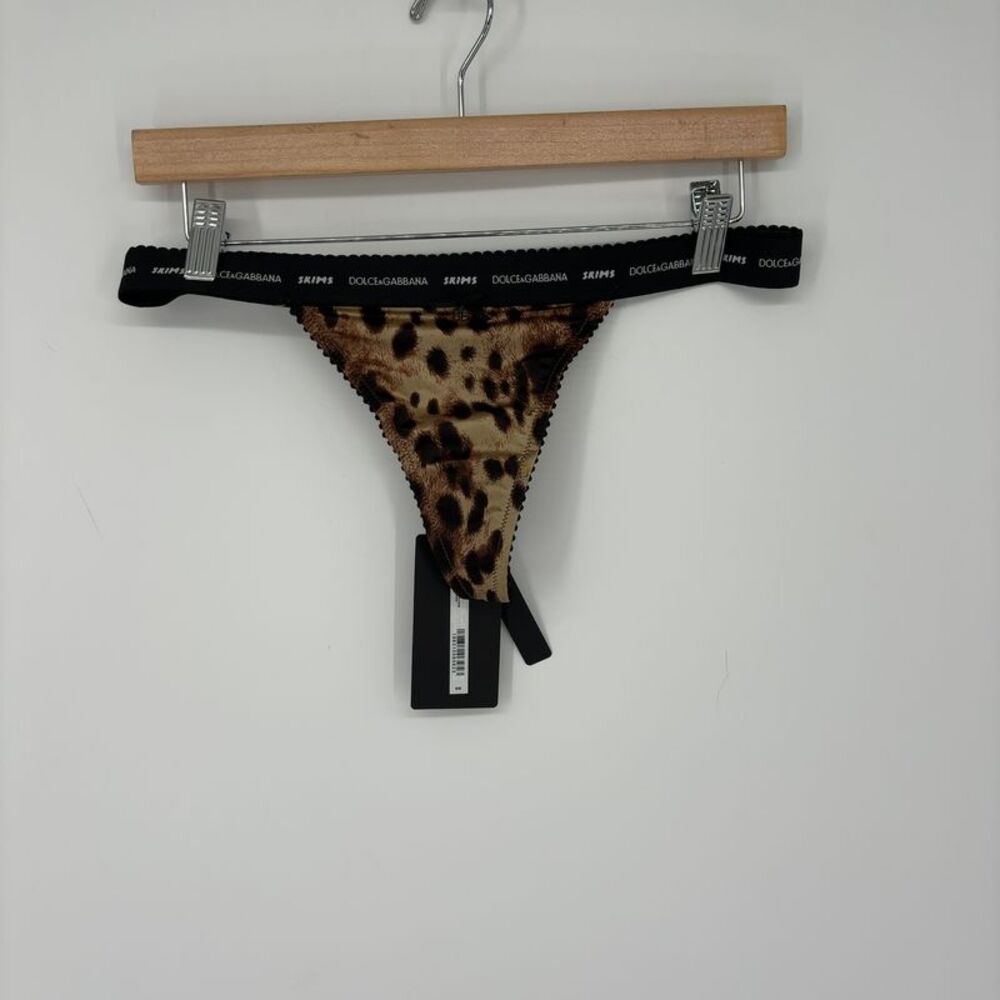 Dolce & Gabbana Skims Black Satin thongs M L71-654